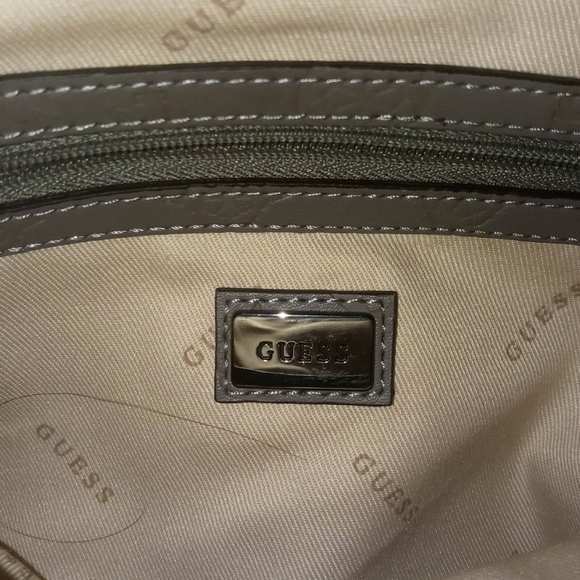 SEXY GUESS ILENIA POCKET CROSSBODY PURSE!! - Picture 4 of 8